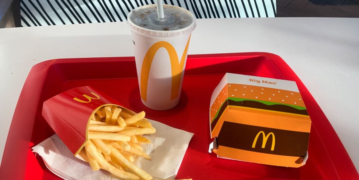 How Diet Coke And Fries May Help A Migraine Here's why french fries and diet coke could help treat a migraine, according to neurologists