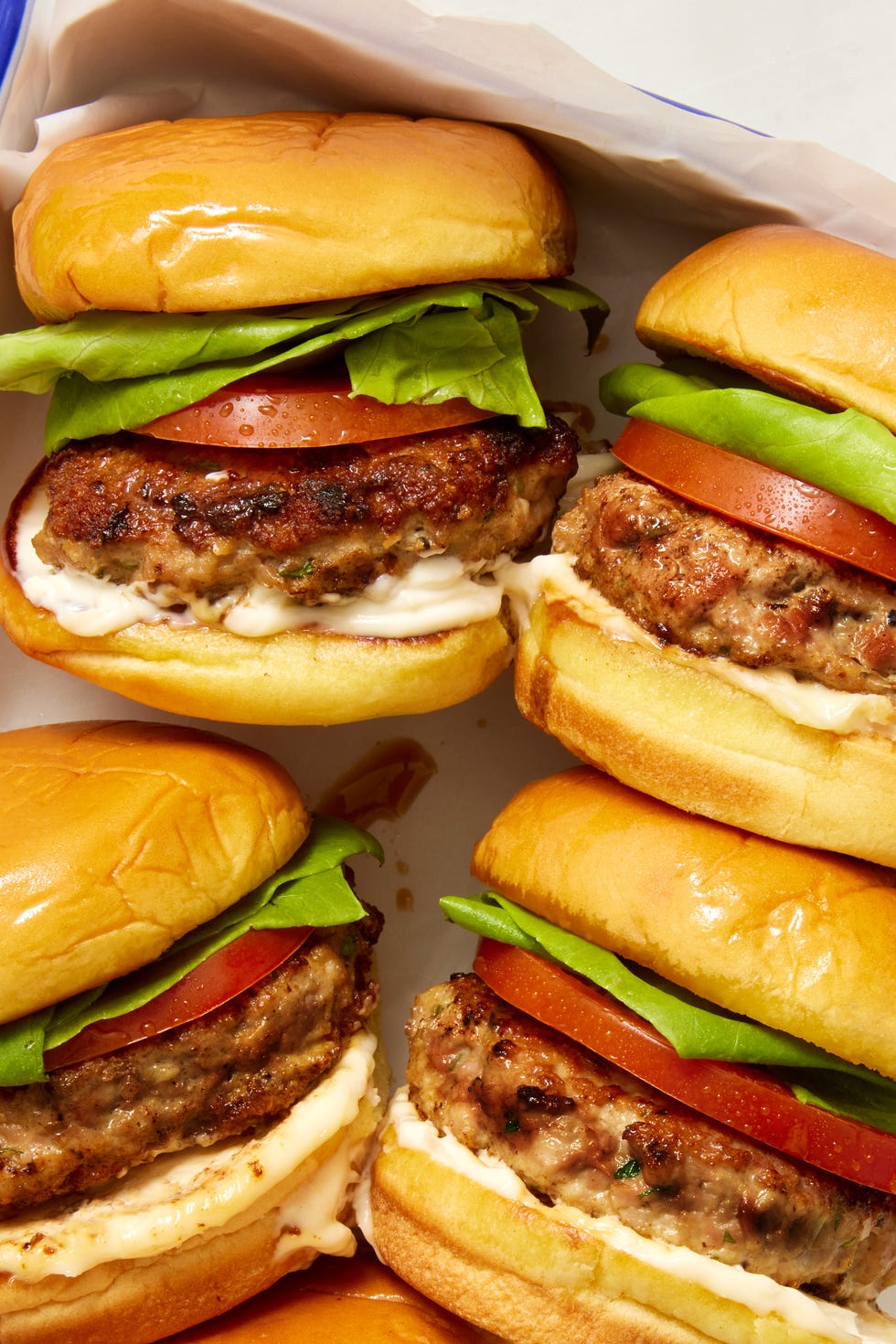 turkey burger with lettuce and tomato