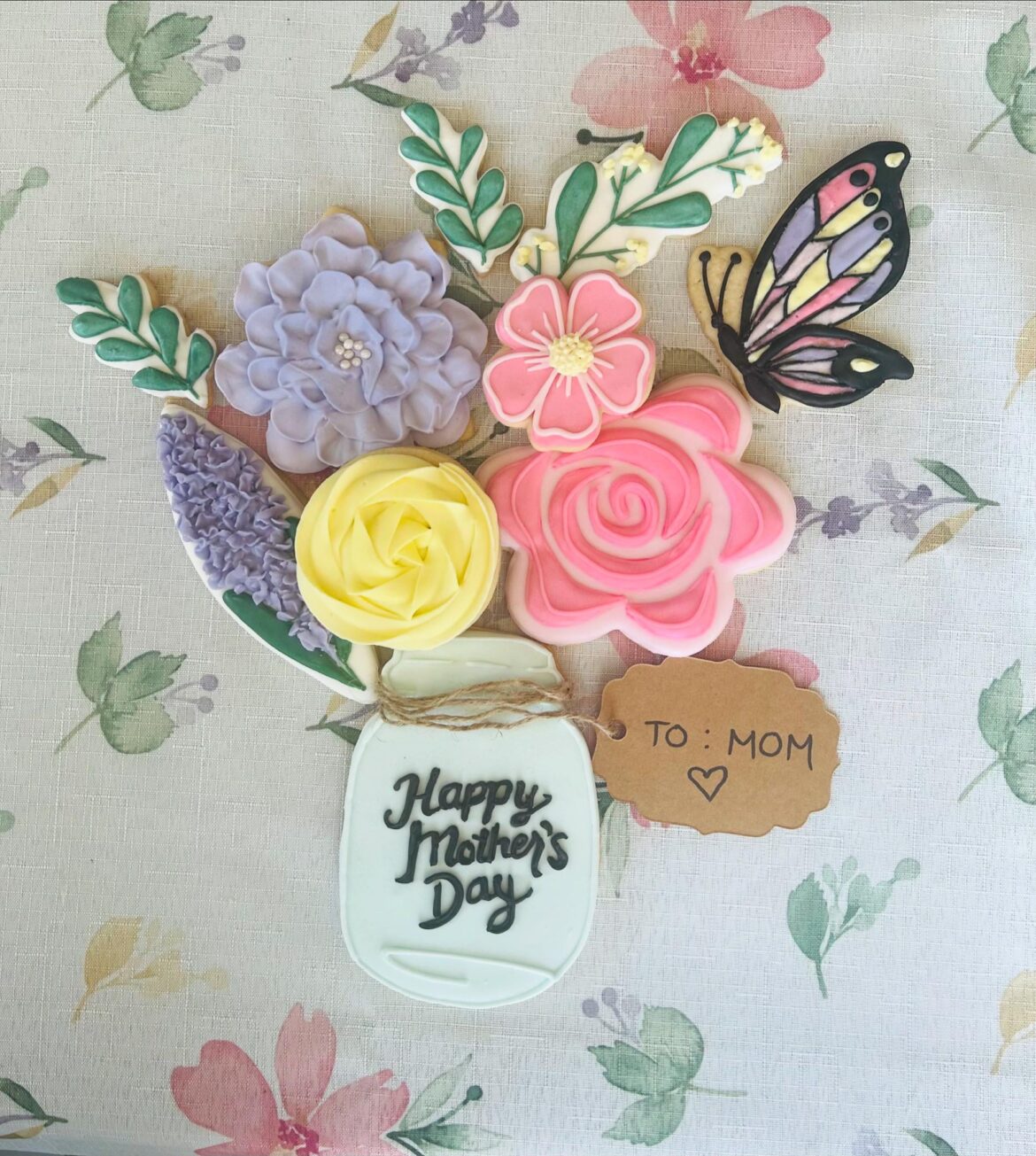 Happy Mother’s Day everyone! This is my favorite baking holiday, anyone else’s? ☺️