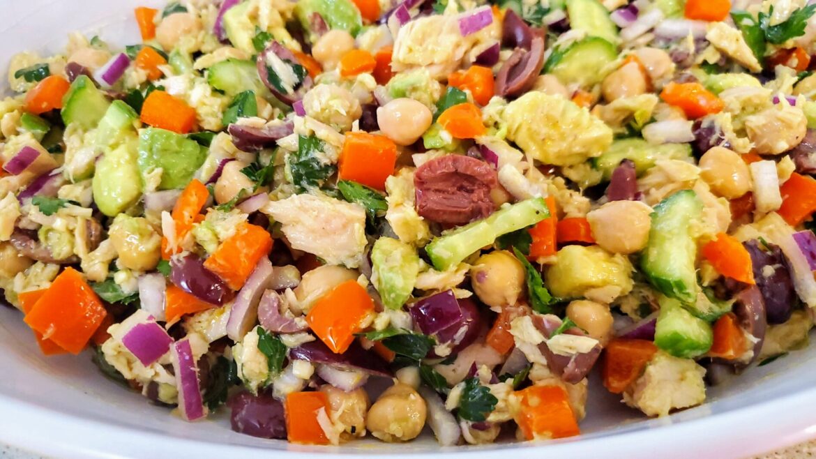 Chop it up with a salad made for healthy eating, even during the pandemic - InForum