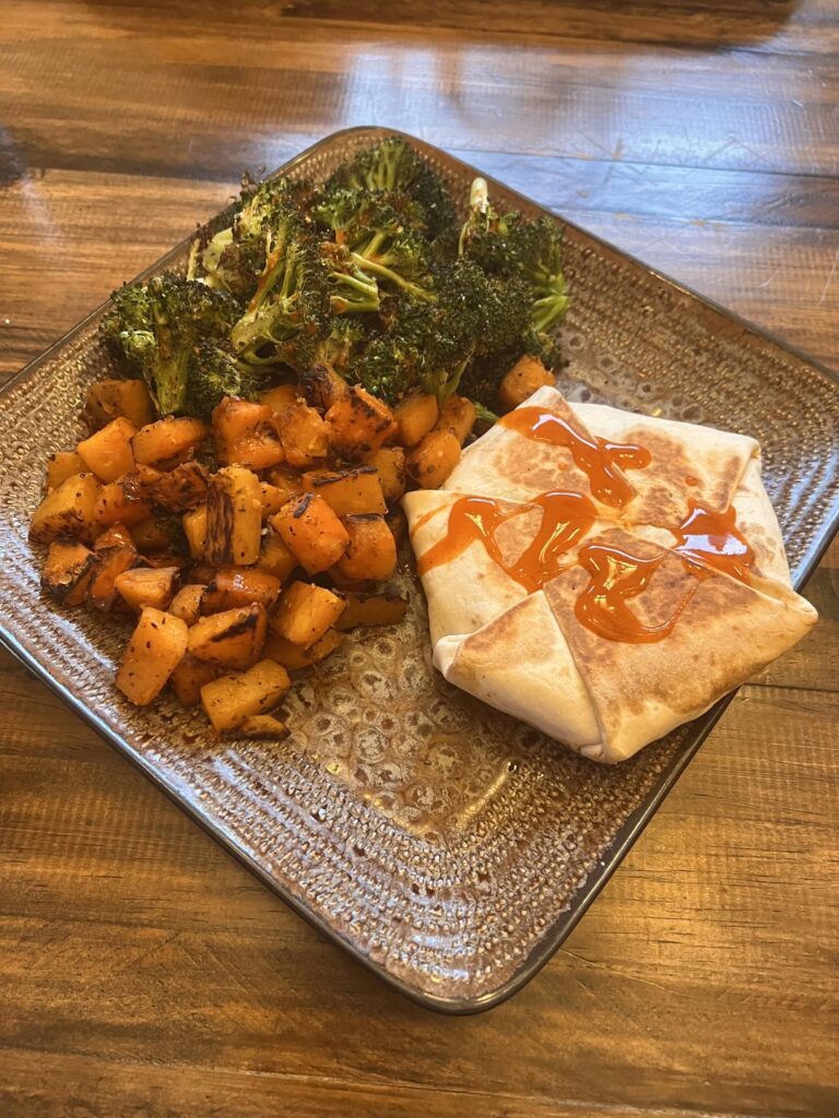 Crunch Wrap with Butternut Squash and Broccoli: 464 calories total