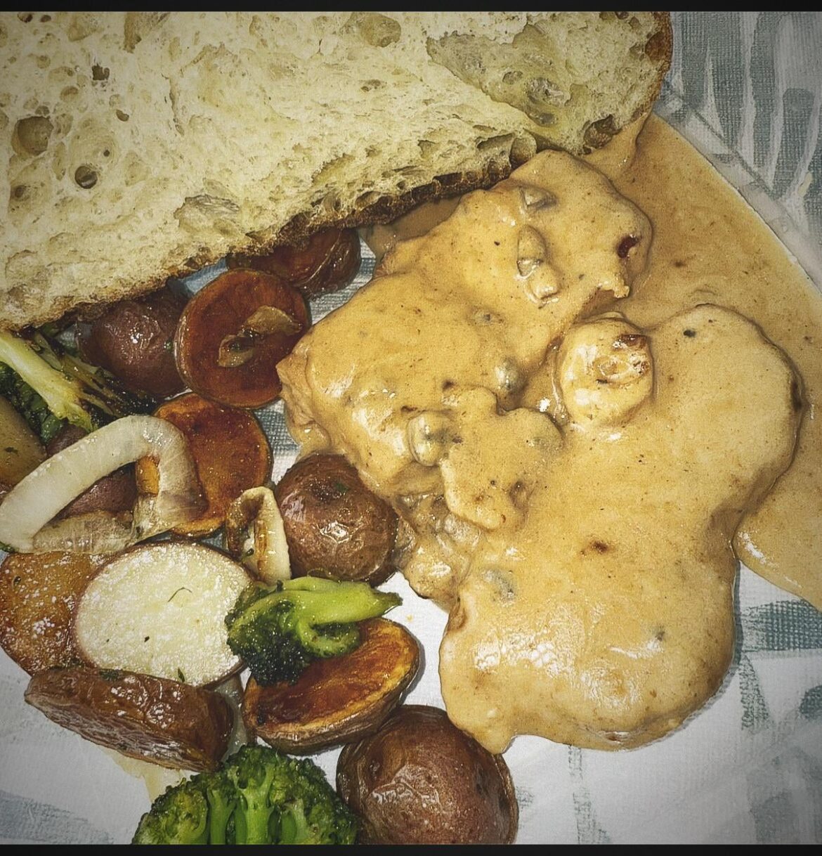 (Homemade) 🍄‍🟫 Mushroom Pork Chops!