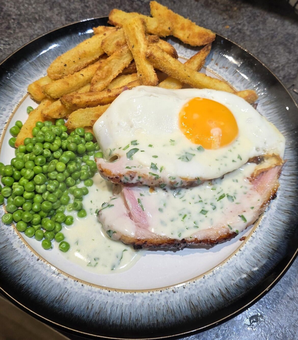 Gammon, egg & chips