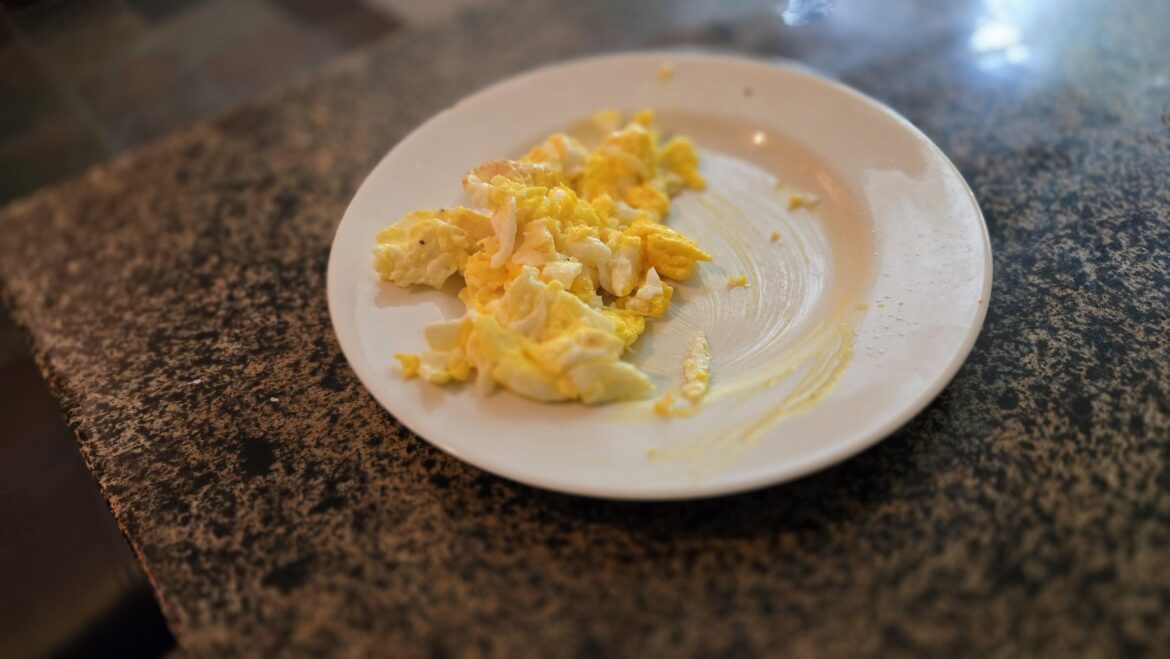 2 years ago I quit my 6 figure tech job to go into freelance food marketing. I present my first million dollar idea - Scrambled eggs rustic style