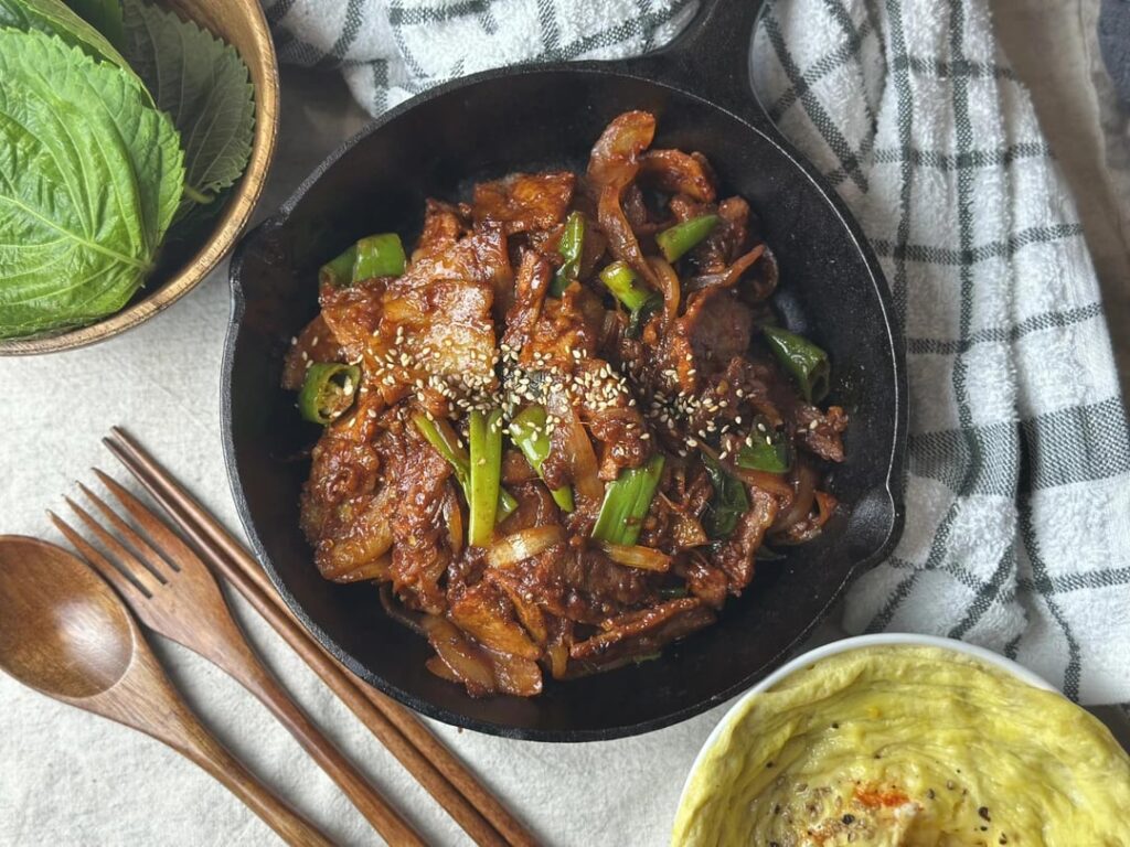 Jeyuk Bokkeum – EASY Korean Spicy Pork Stir-Fry 🔥🐷