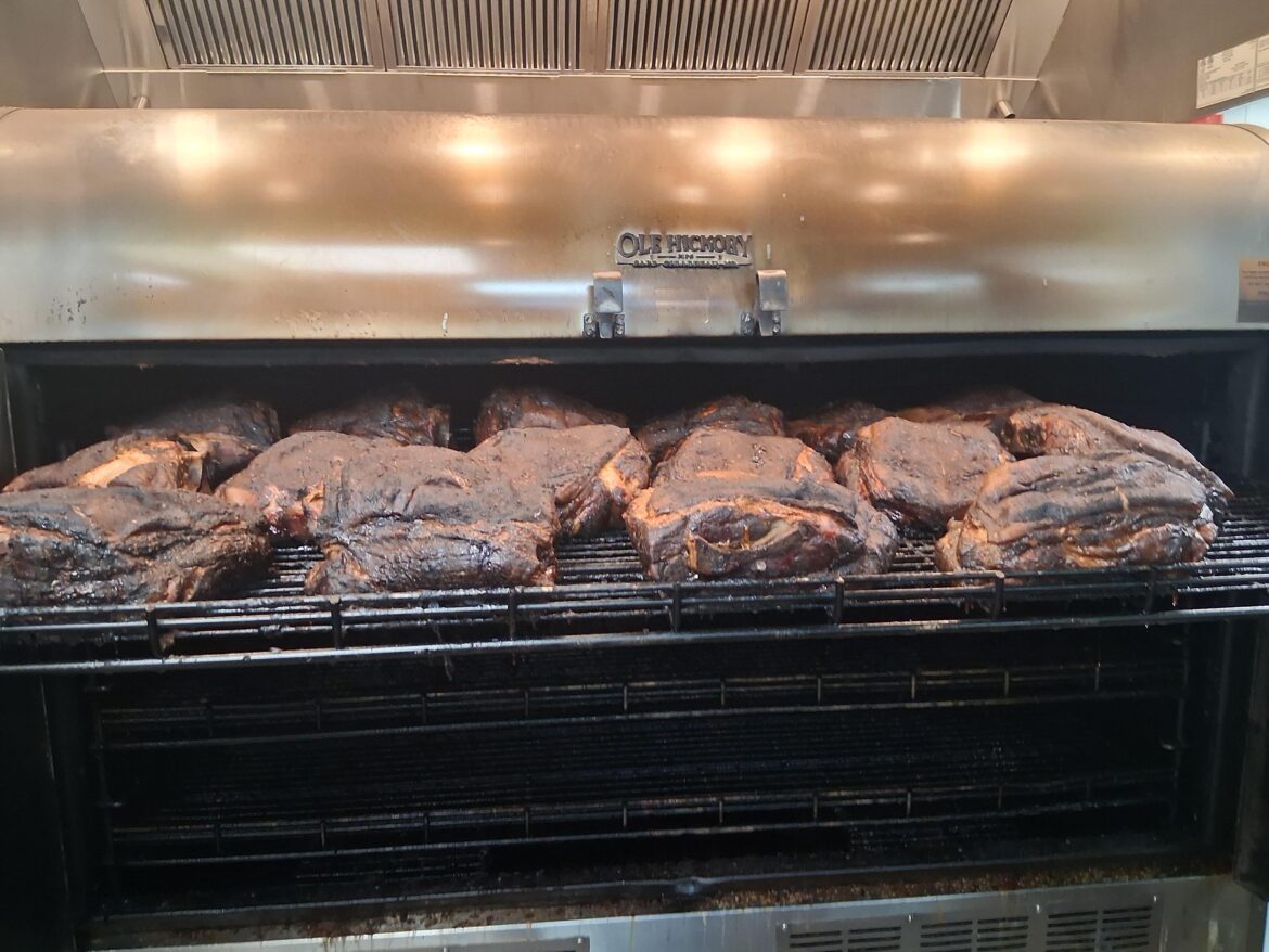 Smoked a few butt's for BBQ yummy 😋