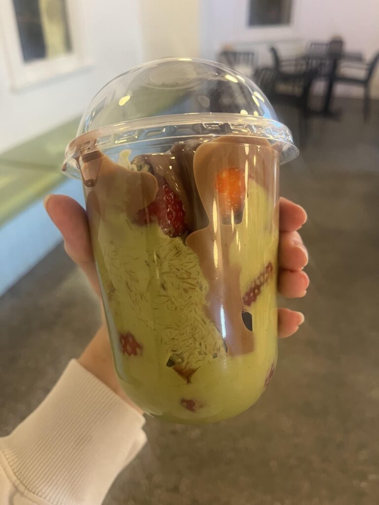 Please guess dubai choc strawberry cup