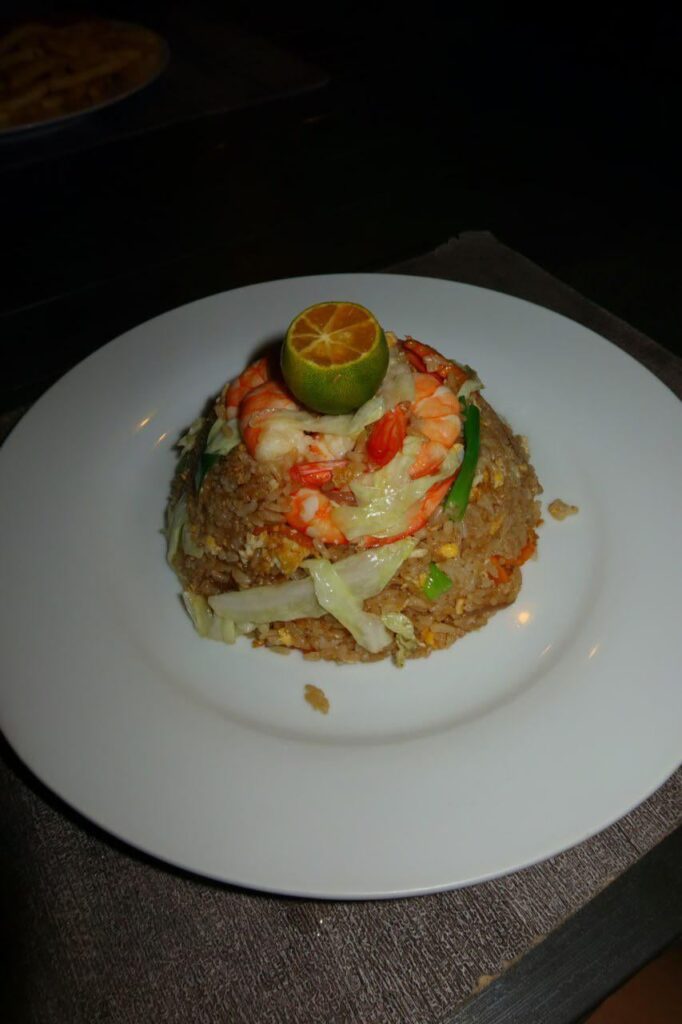 My sister’s love language. She made Khao Pad for the whole week. And I just wanna share it with u guys! Its too yummy not to.