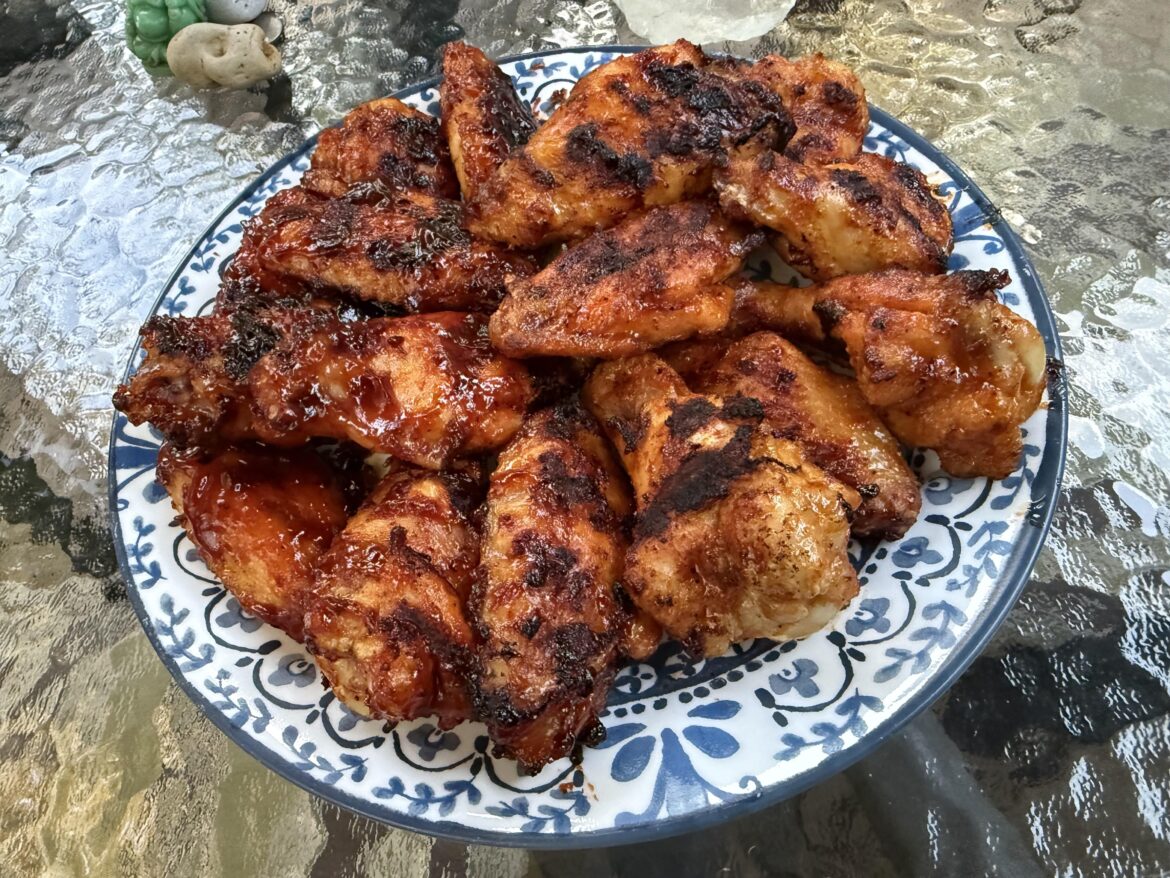 Grilled wings, buffalo/BBQ