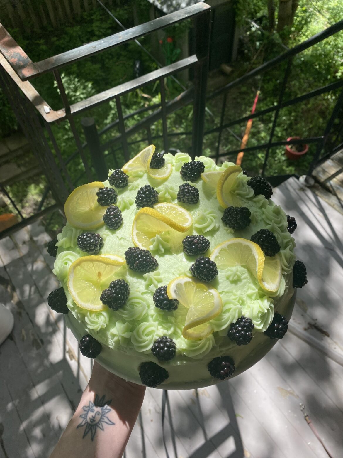 made a cake for my friend’s birthday :)