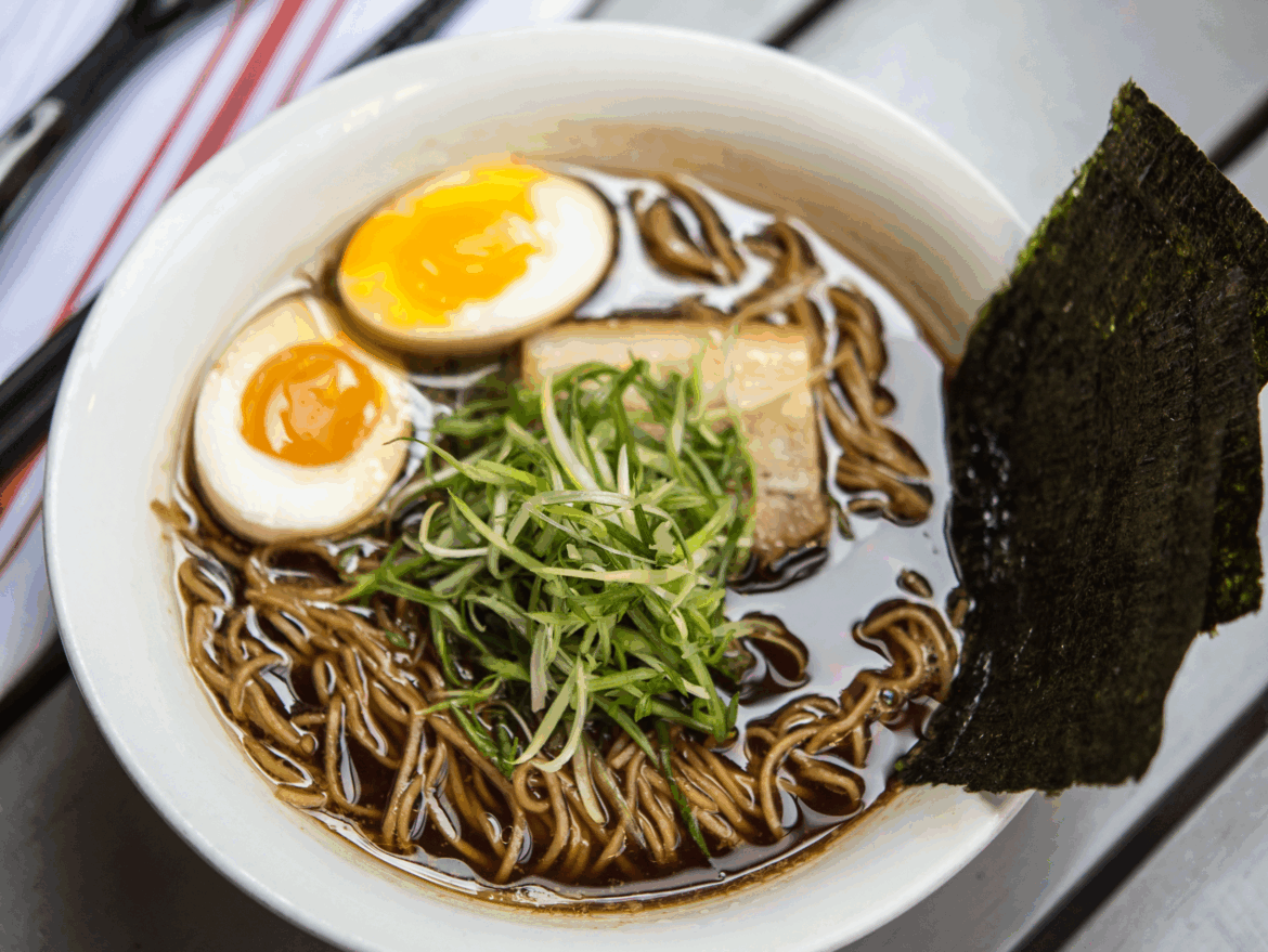 Via Via food hall to bring Ivan Ramen, Howlin’ Ray’s chicken and other concepts to Venetian