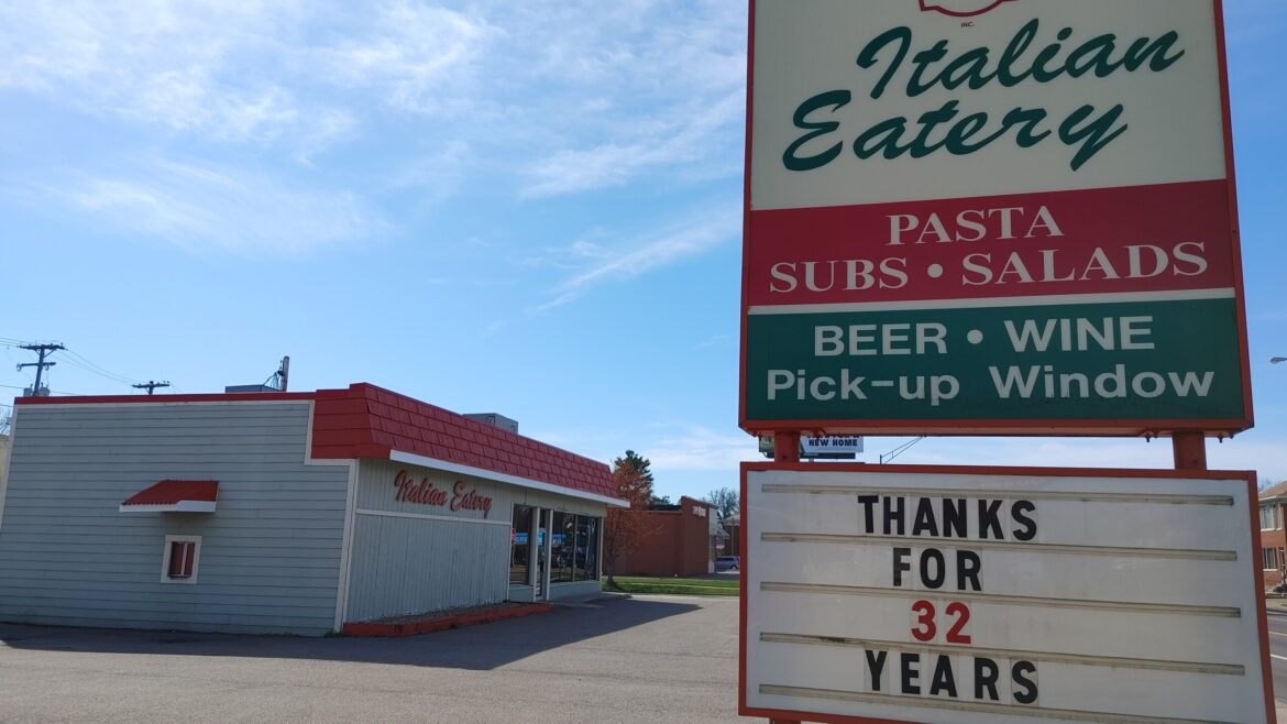 Italian Eatery Focusing on its Mall Location – WHIZ Italian Eatery Focusing on its Mall Location - WHIZ