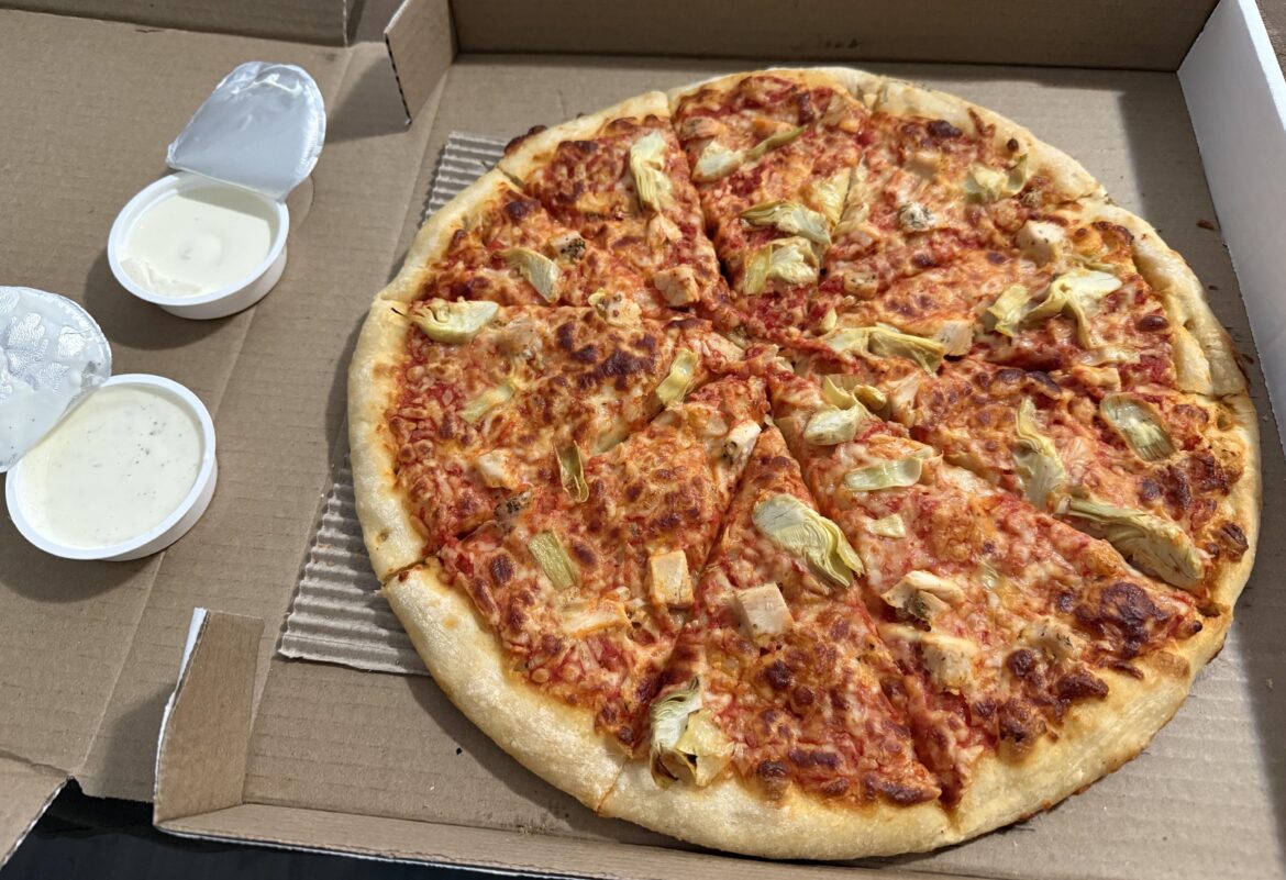 First time trying Pizzaiolo. Chicken and artichoke with two dipping sauces for $18.99