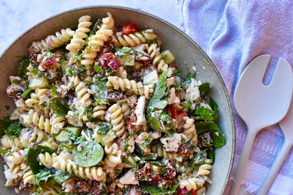 Keep the chicken pasta salad and the creamy dill dressing separate if you’re serving the salad later.