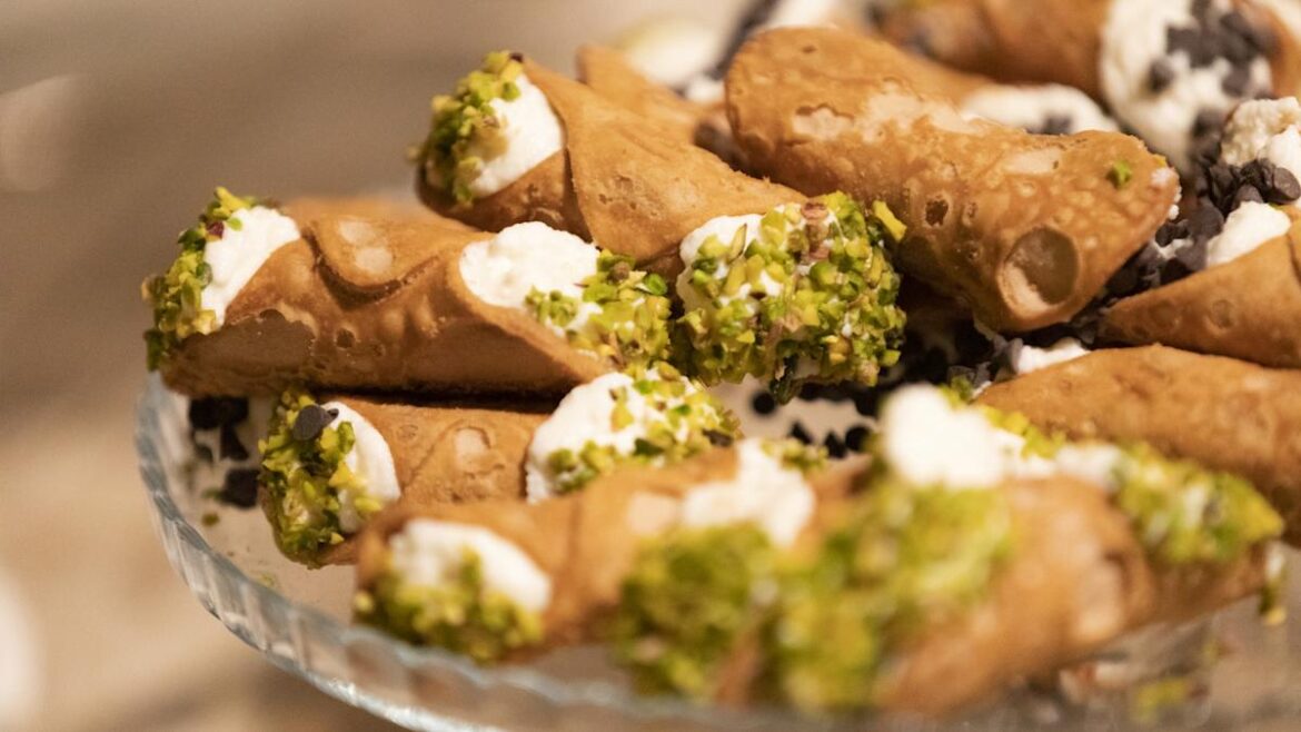 Here’s How To Tell Immediately If A Cannoli Wasn’t Traditionally Made Yahoo lifestyle home