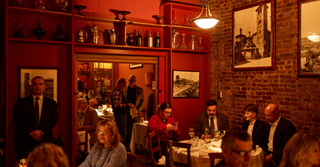 The Restaurant Where ‘S.N.L.’ Celebrates Tuesday Night The Restaurant Where ‘S.N.L.’ Celebrates Tuesday Night