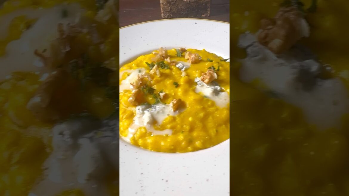 RISOTTO CREMOSO ZUCCA E GORGONZOLA #chiarahealthytales #recipe #italianfood #shorts #risotto