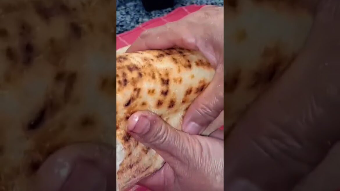 وصفة مطلوع مغنية بالفرينة #مطلوع_الفرينة #خبز_الدار #مطبخ_جزائري#وصفات_سهلة #كاميليا_كيتشن #explore