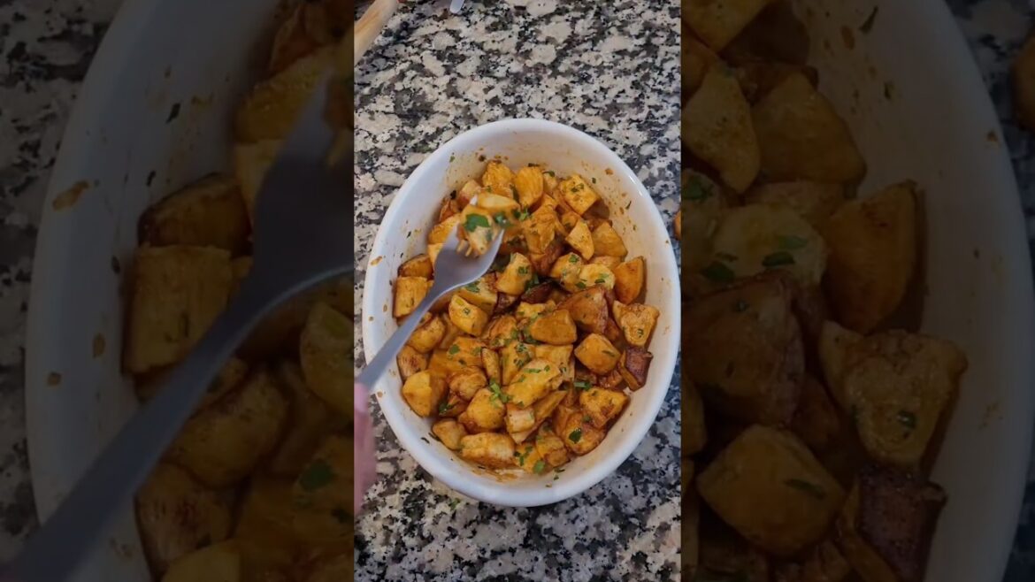 My take on Batata Harra #lebanese #spicypotatoes #recipeshorts #recipeoftheday #recipe #food #yummy