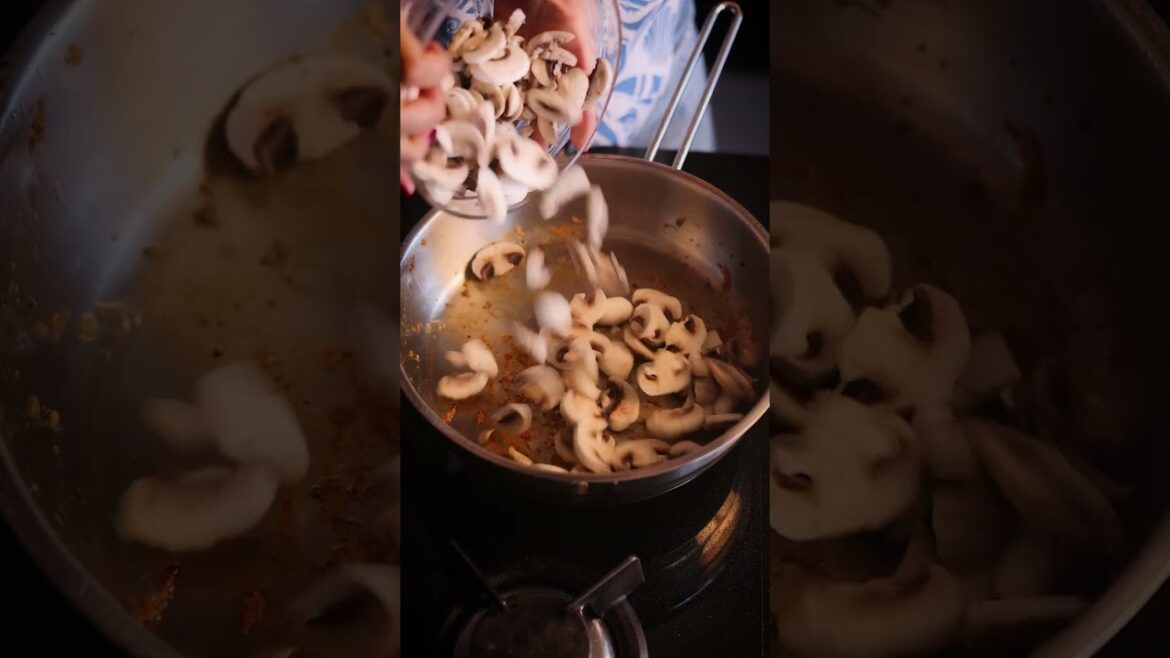 Creamy Parmesan Mushroom Chicken  #MushroomChicken #OnePanRecipe #EasyDinnerIdeas