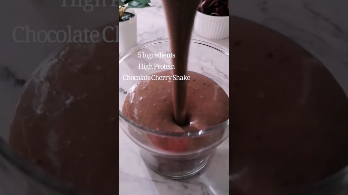 5 Ingredients High Protein Chocolate Cherry Shake#recipe #healthyrecipe #protein#cherry#cocoa#shake