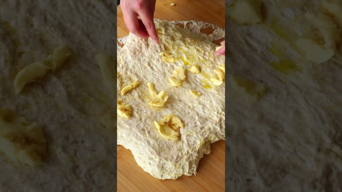 Garlic butter pull apart focaccia rolls - voiceover