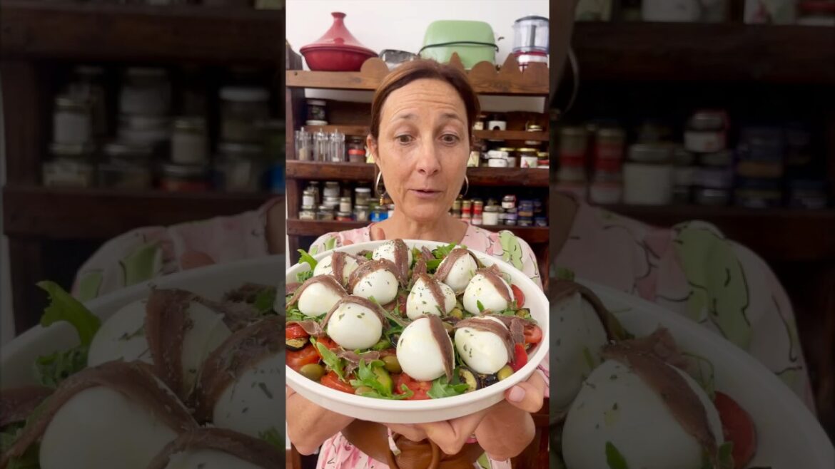 Insalata di bocconcini di bufala, acciughe e verdure grigliate Insalata di bocconcini di bufala, acciughe e verdure grigliate