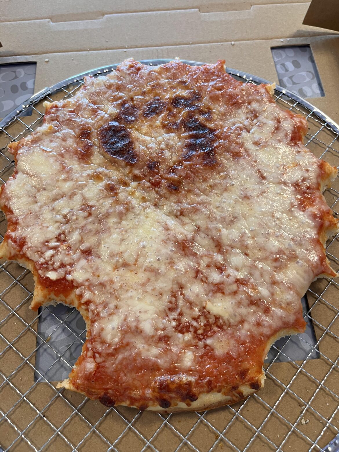 How do you eat a pizza with no slices