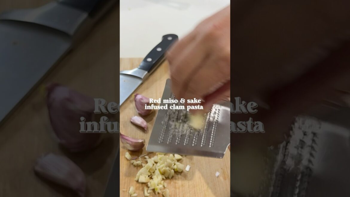 30 min one pot clam pasta in 30 sec #quickrecipe #onepot #onepotmeal #onepotpasta #onepan #dinner