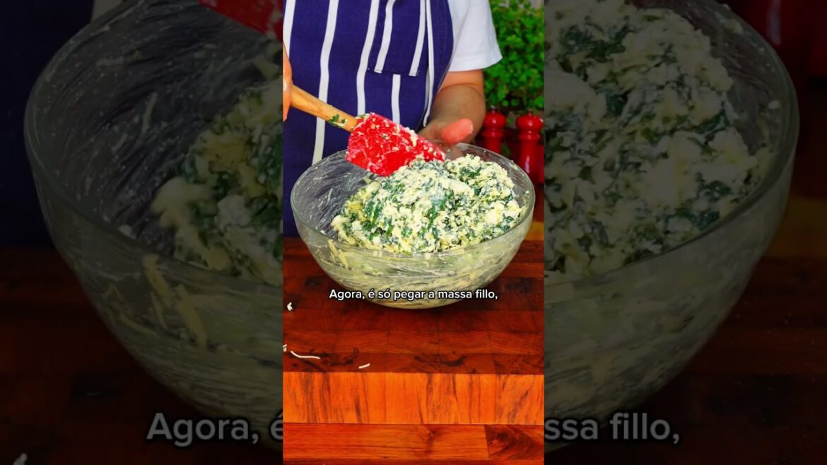 Spanakopita, a torta grega de espinafre! #receitas Spanakopita, a torta grega de espinafre! #receitas