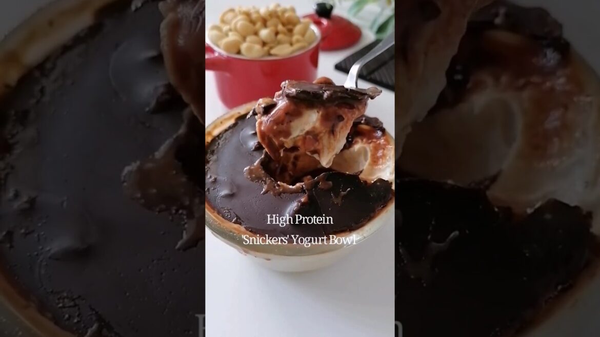 High Protein 'Snickers' Yogurt Bowl#shortvideo #recipe #snickers #highprotein #protein
