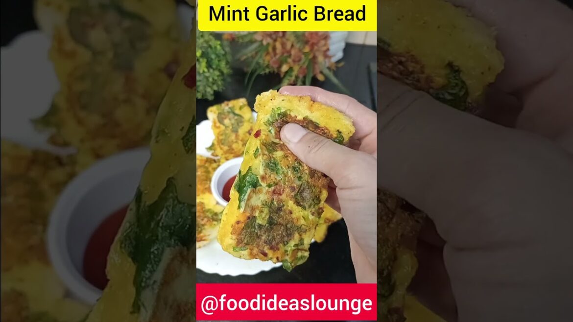 Mint Garlic Bread #shorts #viral #trendingshorts #breakfast @FoodIdeasLounge