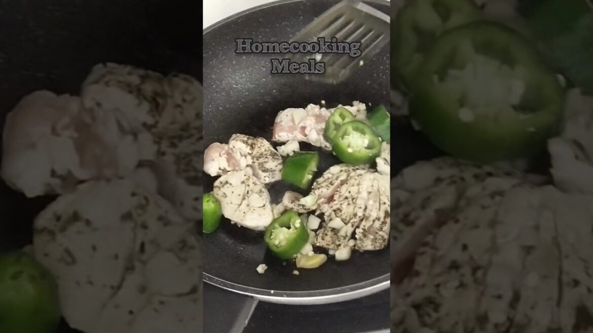 Juicy Garlic-Herb Chicken with Green Bell Pepper (Easy 20-Minute Meal!) #easyrecipe