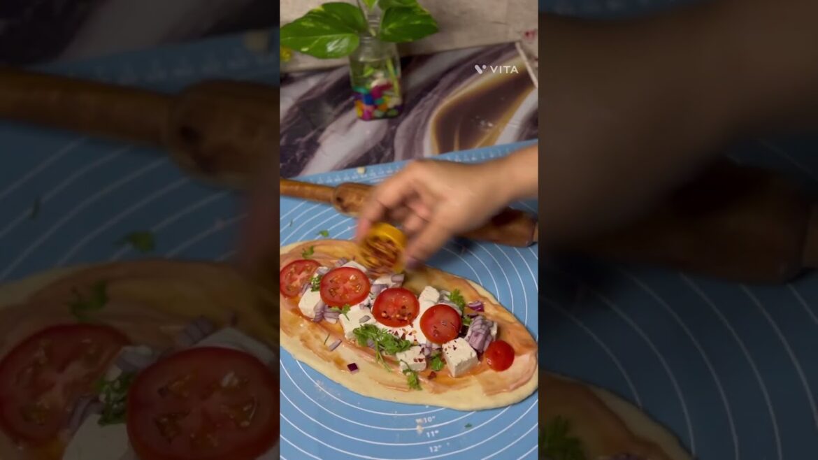 Turkish Pide Boats with Cheese ,Egg,Paneer at Home!