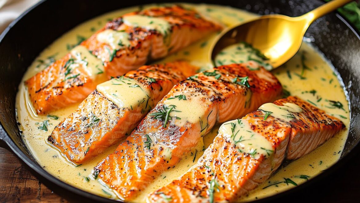Healthy and SO DELICIOUS! A Quick & Easy way to Cook Salmon in an Amazing Sauce!