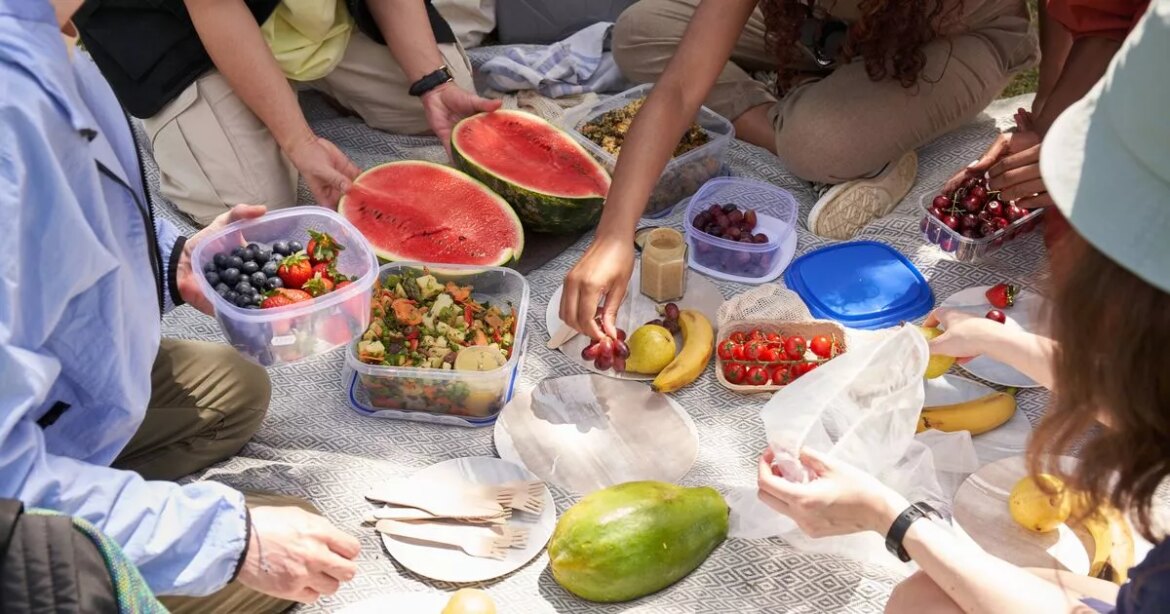 Aldi fans can pick up all ‘essential’ picnic food and drink items for less than £10 Ipso logo