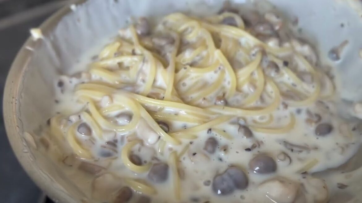 This Creamy Mushroom Pasta Might Be Illegal in Italy This Creamy Mushroom Pasta Might Be Illegal in Italy