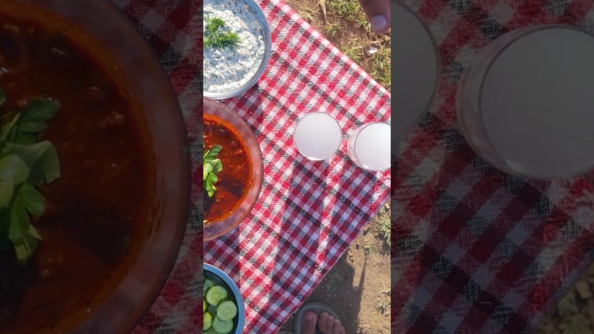 acılı ezme – spicy turkish tomato & pepper dip with fresh herbs