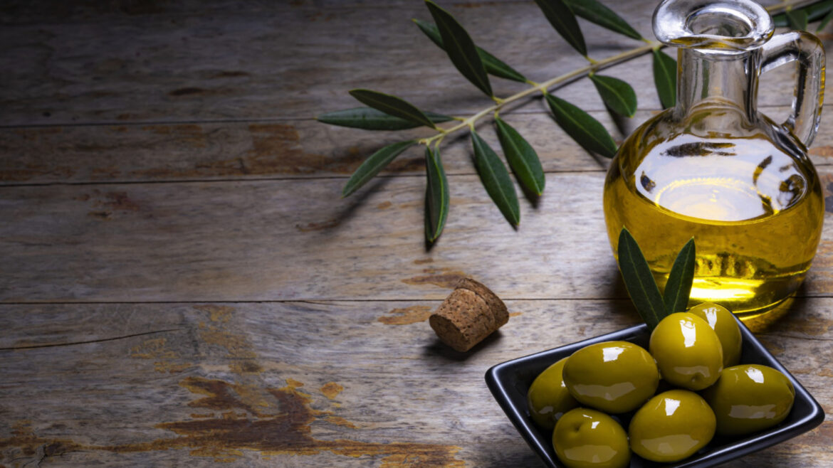 Is olive oil good for health? Dietician shares health benefits, dangers and tips to use | Health
