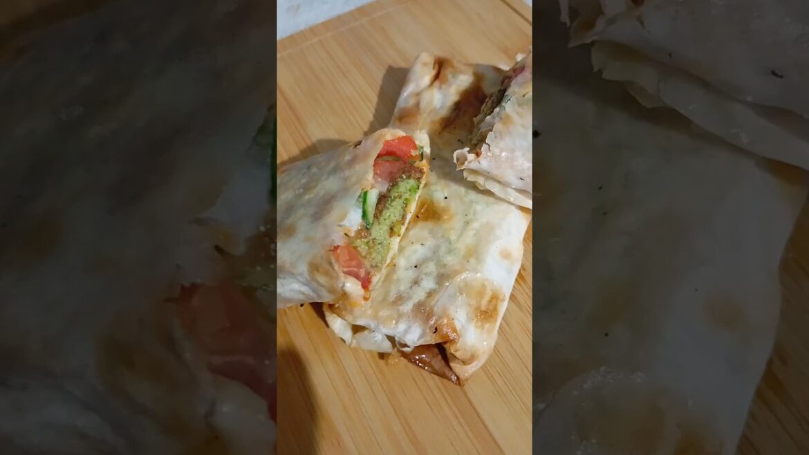 falafel in pita bread #cooking #food #recipe #falafel #vegetarian #pita