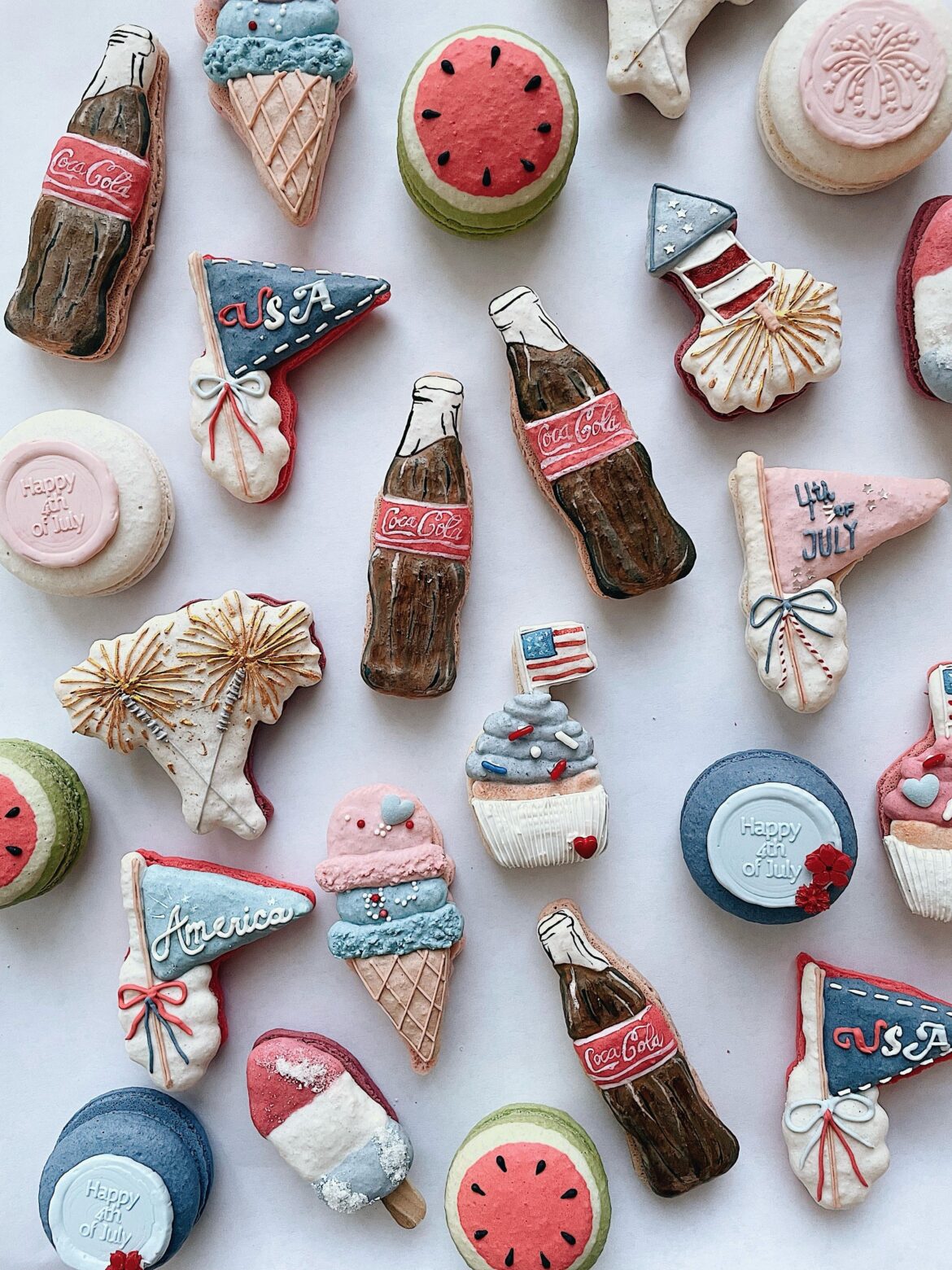 4th of July macarons