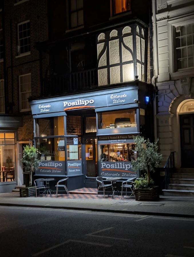 Posillipo Ristorante Italiano in Broadstairs at night.