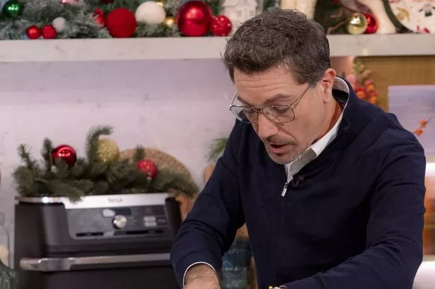 Gino D'Acampo shares his Italian-style Christmas pudding on ITV's This Morning