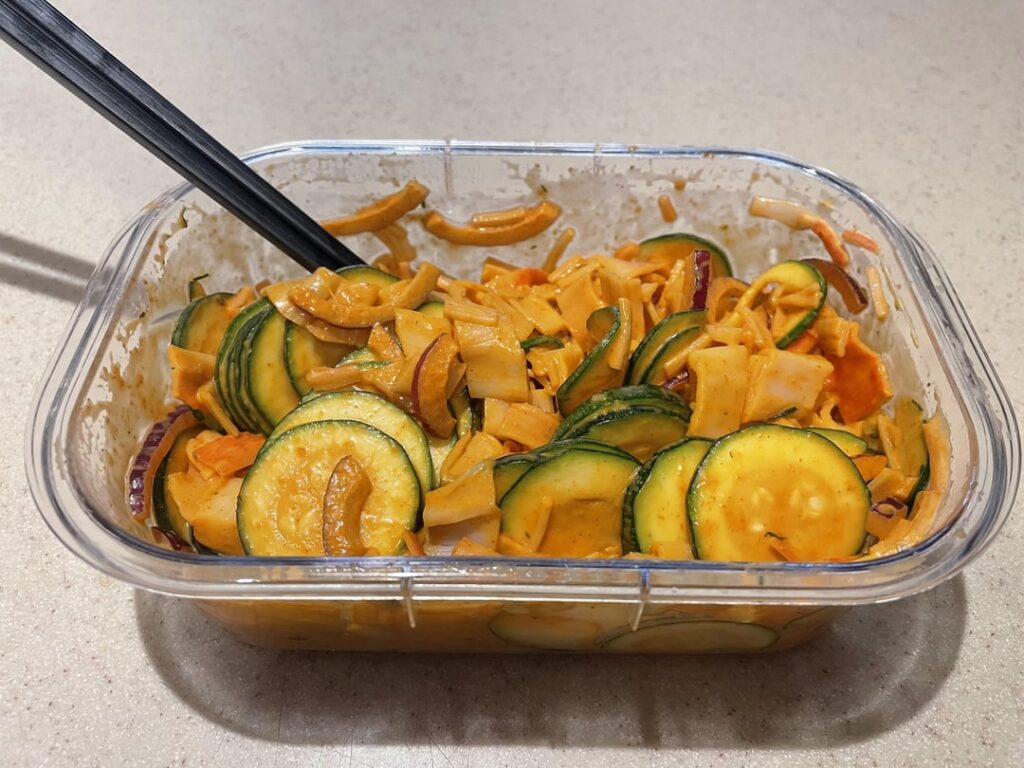 One more zucchini bowl. Now including the ingredients!