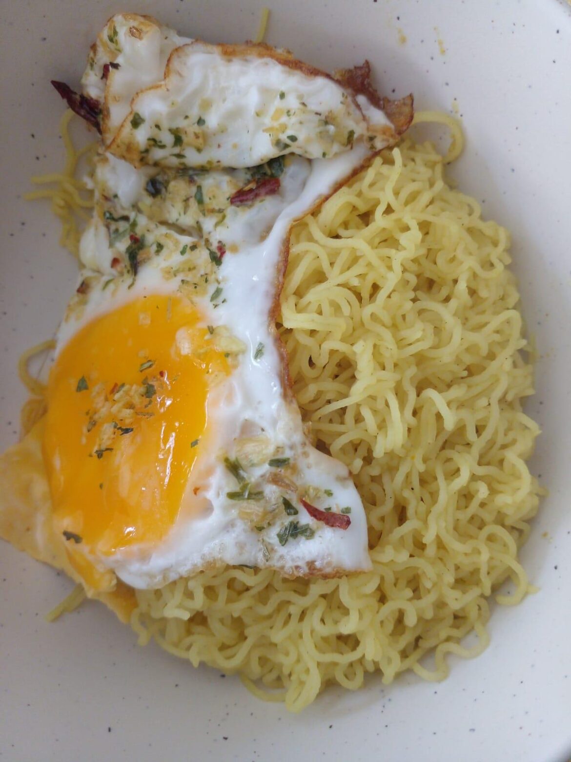 Who else completely drain and put no sauce on their instant noodles?