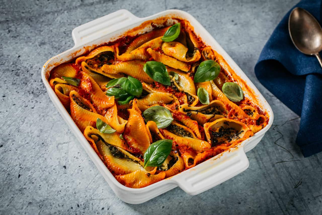 Baked ricotta and spinach pasta shells