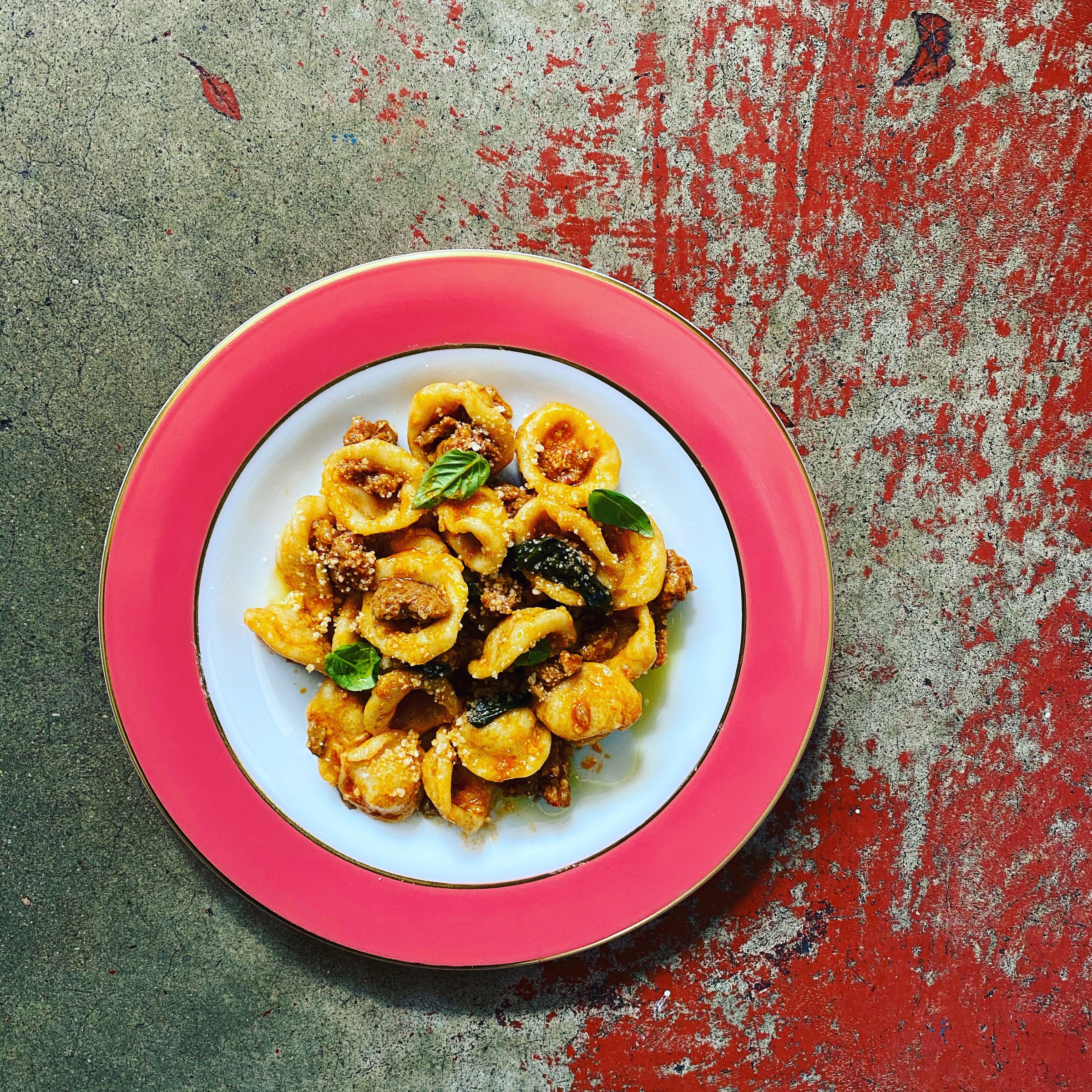 A plate of pasta.