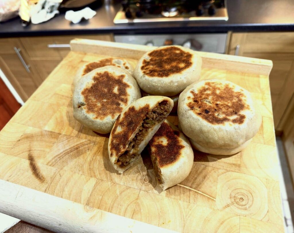 Low cal high protein Burger style spicy buns! 🥟🍔