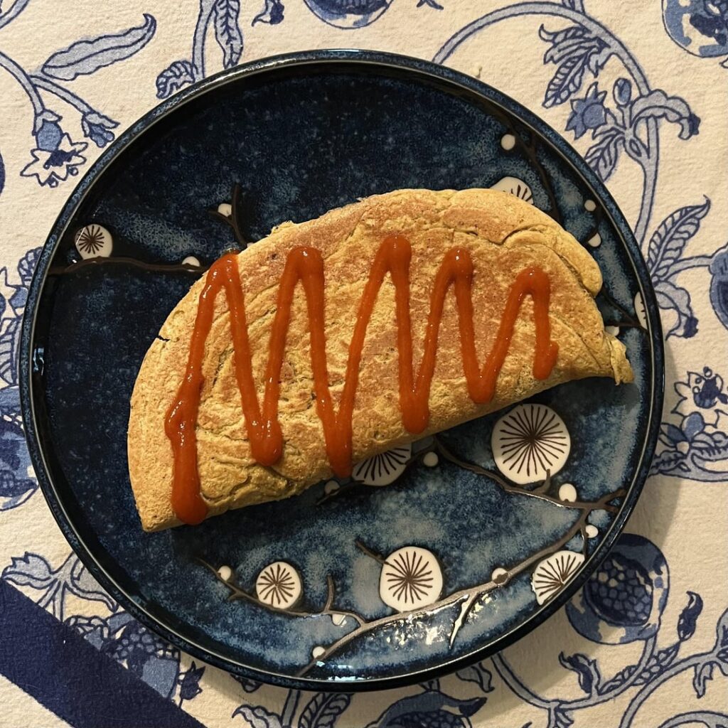 First successful attempt at a chickpea omelette! 205 cal, 7.3g fiber, 8g protein