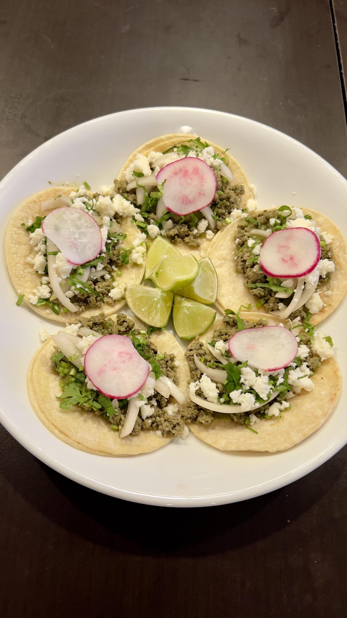 Homemade chorizo verde, salsa verde, tamarind pickled white onion, cilantro, queso fresco, radish 🤌🏻🤌🏻🔥🔥🔥